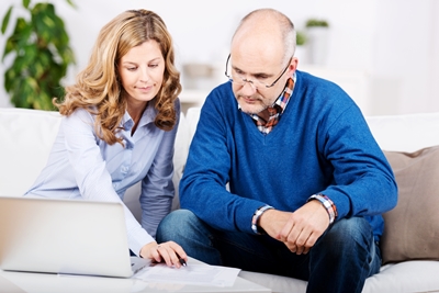 Jetzt Sparverträge und Versicherungen prüfen