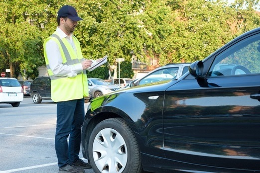 Parken auf dem Supermarktparkplatz – das kann teuer werden