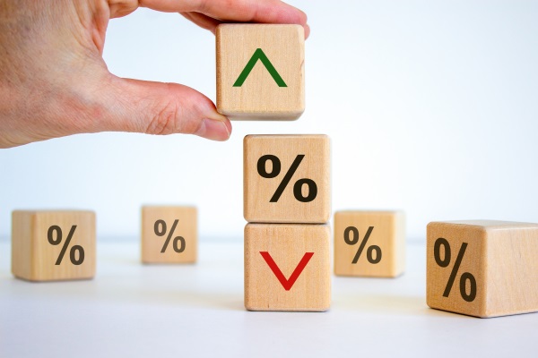 Sparen: Negativzinsen und neues BGH-Urteil zu Bankgebühren