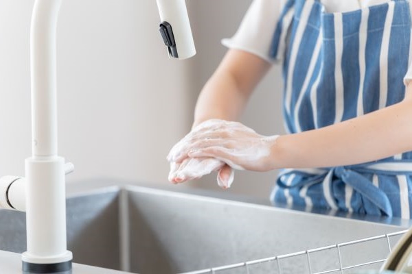 Wassersparend Hände waschen
