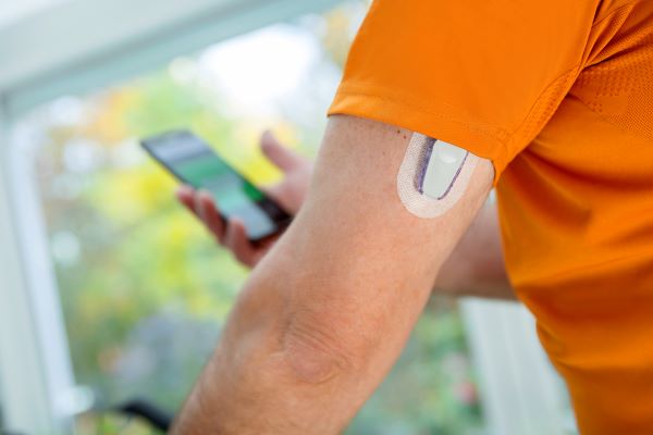 Fragwürdiger Trend: Abnehmen durch Blutzucker-Tracking