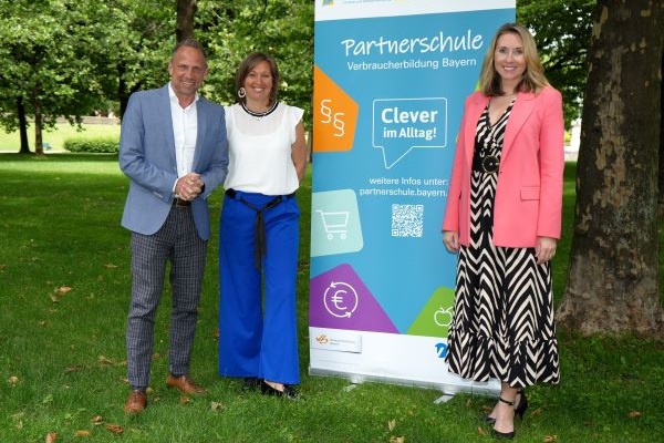 92 Schulen als Partnerschule Verbraucherbildung Bayern ausgezeichnet
